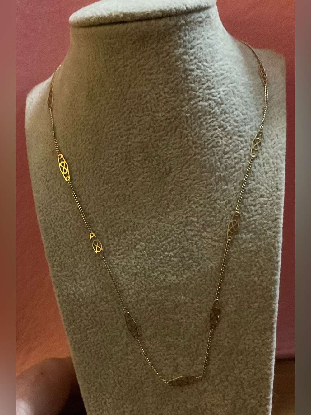 Vintage:UniqueInfinity link station 14k.very Dainty, delicate,light weight chain